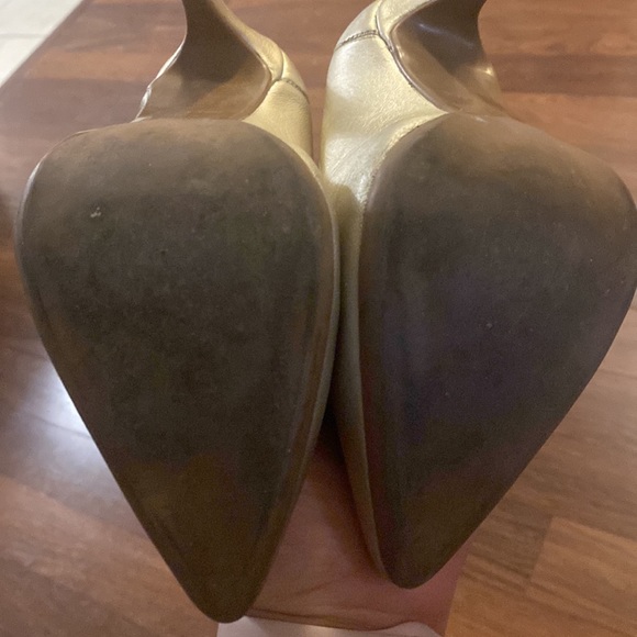 Gold high heels - Picture 2 of 4